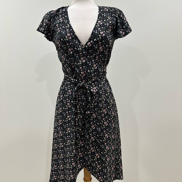 LOFT Dresses & Skirts - Loft Floral Wrap Dress